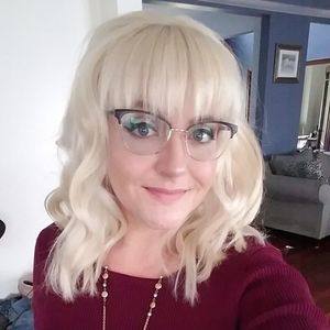 Meet your Posher, Elizabeth